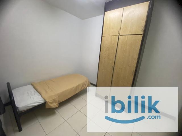 Aircon Furnished RoomWalk to MRT Kota DamansaraI/SegiWeekly Cleaning & Free Wifi