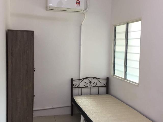 Aircond Room At Taman Inderawasih