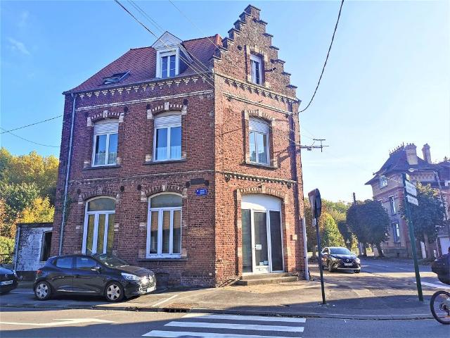 Aire sur la Lys Local commercial d'environ 100m2