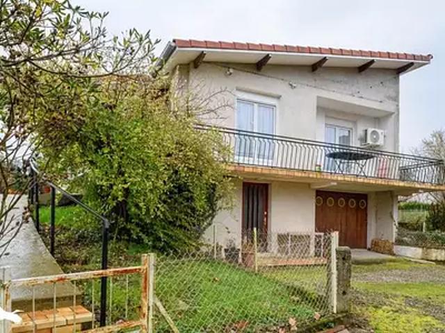 Aire sur l'Adour 40800 Achat / Vente maison 4 pièces t4 au dernier étage parking