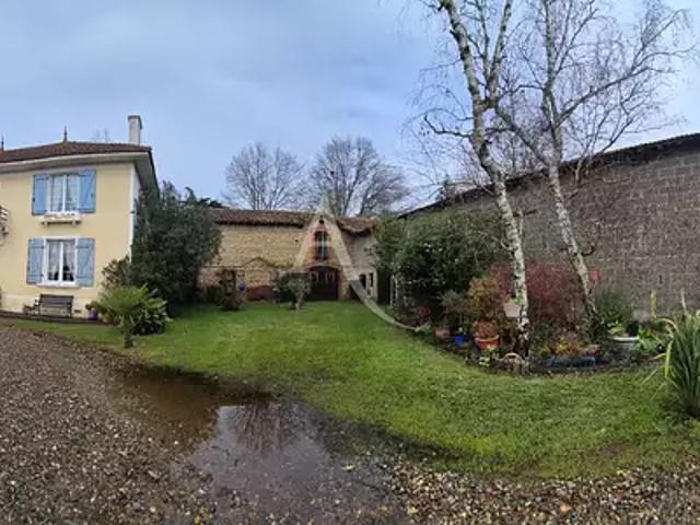Aire sur l'Adour 40800 Achat / Vente maison 9 pièces t9 au dernier étage piscine