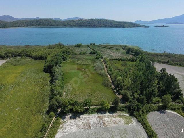 AIRPORT EMLAKTAN KÖYCEĞİZ'DE 13.379 m2 GÖLE SIFIR SATILIK TARLA