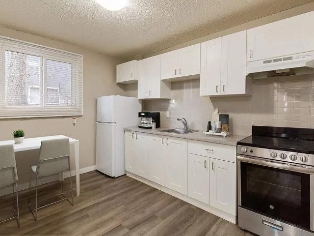 Aiva Manor 1 Bedroom Apartment for Rent at 10033 154 St Nw, Edmonton, AB T5P 2H1 West Jasper Place
