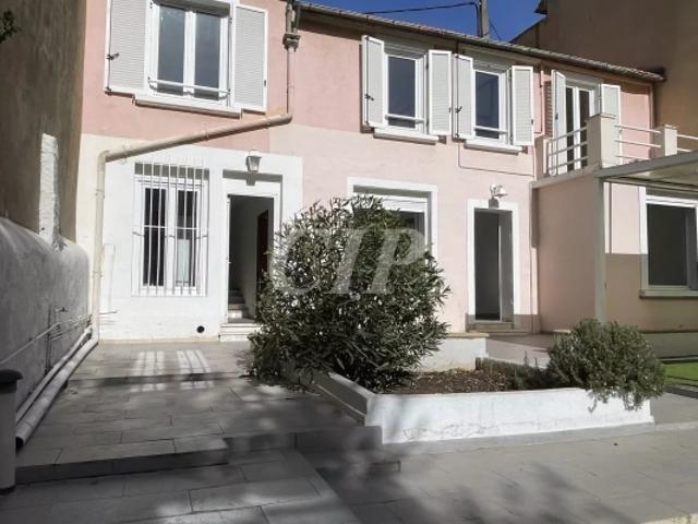 AIX CENTRE MAISON DE VILLE 134 m2 AVEC JARDIN