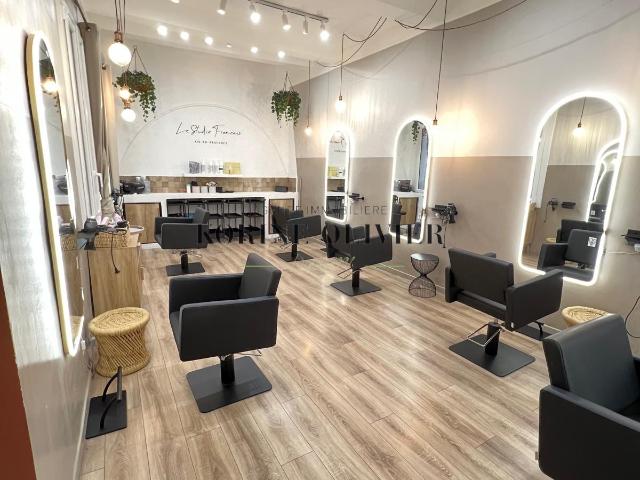 Aix centre ville À vendre Cession de droit au bail Salon de coiffure équipé
