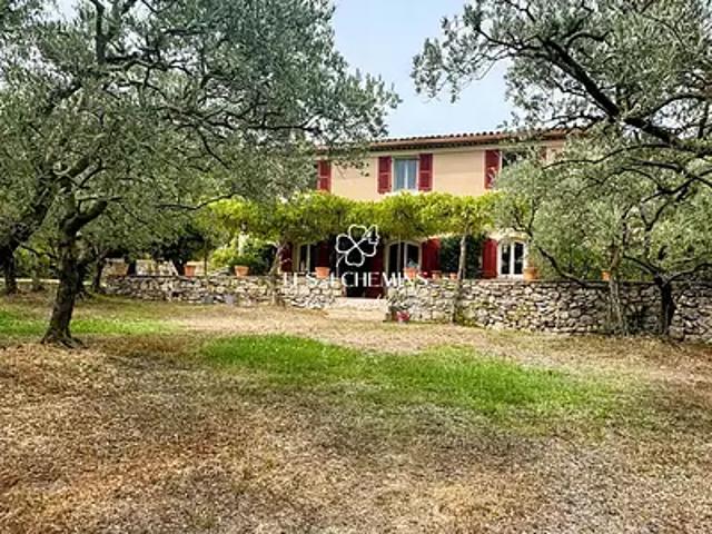 Fuveau 13710 Achat / Vente maison 6 pièces t6 au dernier étage piscine