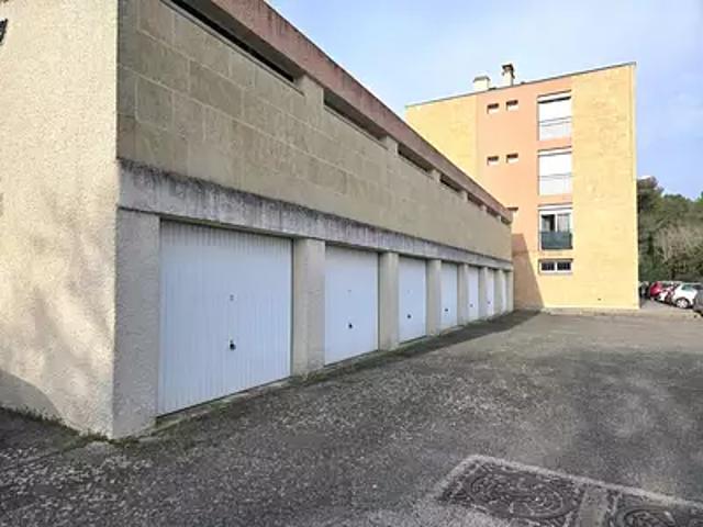 Aix en Provence 13090 Location parking