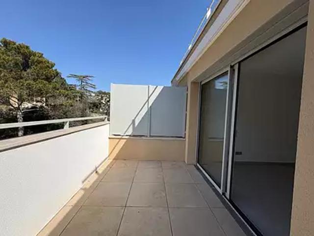 Aix en Provence 13100 Achat / Vente appartement 3 pièces t3 au dernier étage terrasse