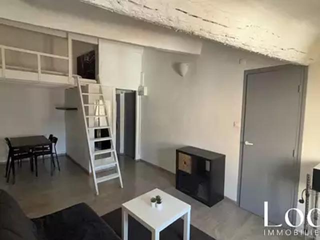 Aix en Provence 13100 Location appartement 1 pièce t1 au dernier étage