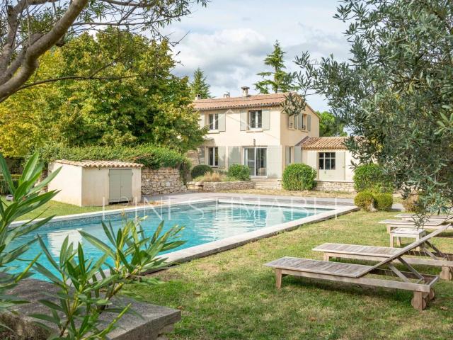 Aix en Provence campagne, maison 5 pièces avec piscine