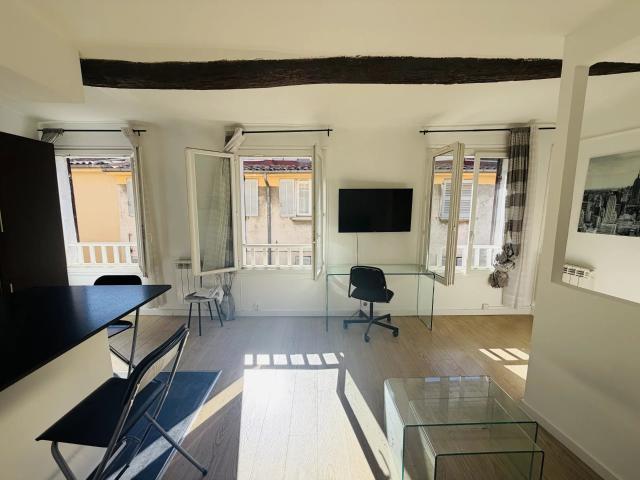 AIX EN PROVENCE – Centre ville – À deux pas de la Rotonde