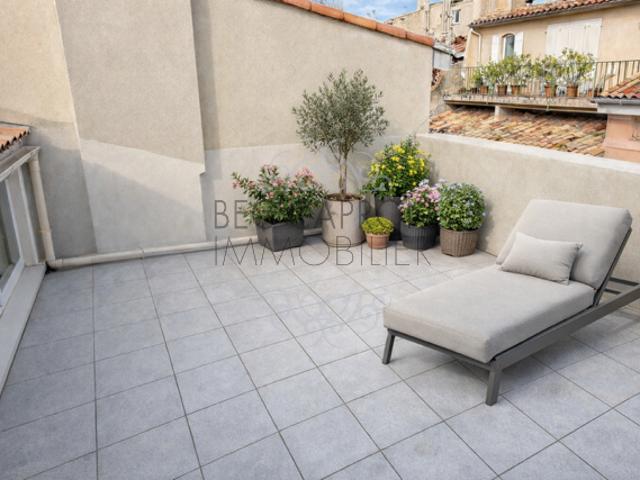 AIX EN PROVENCE CENTRE VILLE APPARTEMENT 2 PIECES AVEC TERRASSE