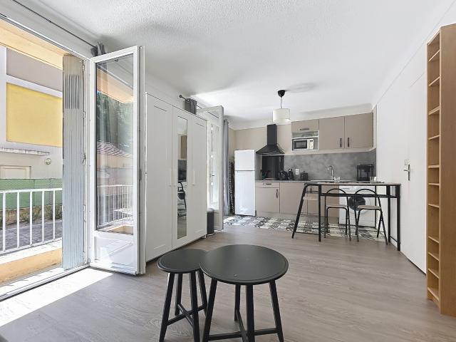 Aix en Provence Centre ville: Charmant studio avec balcon, prêt à vivre !