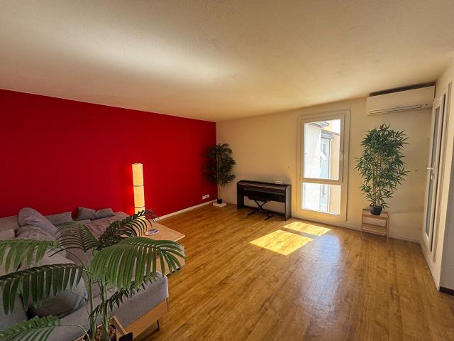 A LOUER AIX EN PROVENCE GRAND APPARTEMENT DE TYPE 3 CLIMATISE BALCON