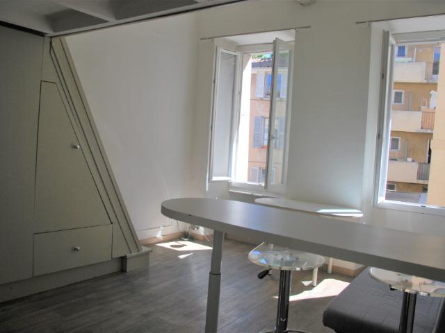 Aix en Provence Appartement 1 pièce s 17.60 m²
