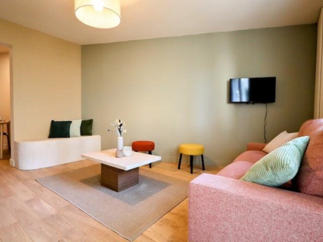 AIX EN PROVENCE APPARTEMENT T2 ENTIEREMENT RENOVE AUX ALLU