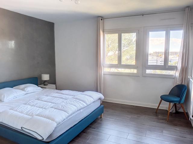Aix en Provence Appartement T3 rénové et meublé à neuf Centre ville à pieds