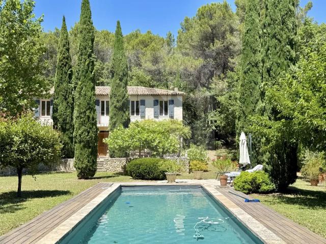AIX EN PROVENCE / BASTIDE PROCHE CHÂTEAUX LA COSTE