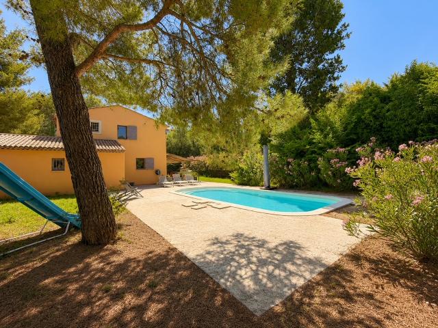 Aix en Provence est Maison 200m2/2337m2 pisc