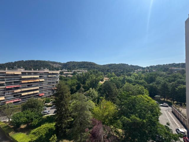 Aix en Provence, LA TORSE, appartement de type T3/4 de 76m2