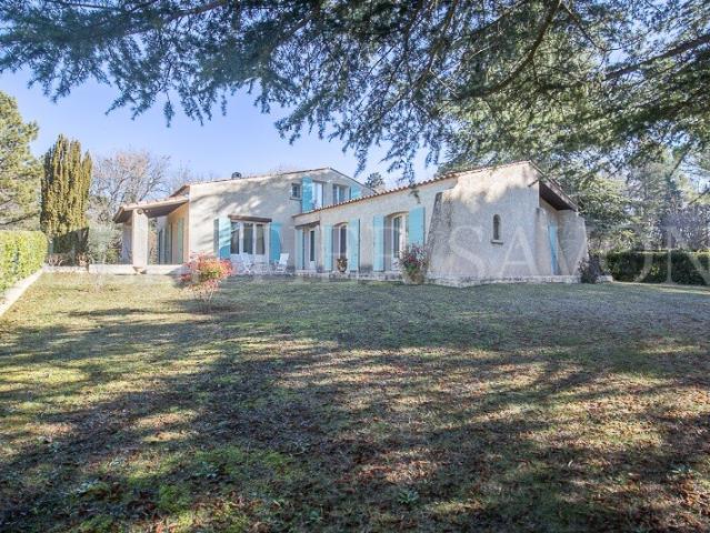 Aix en Provence Les Pinchinats Maison 6 pièces de 200 m²