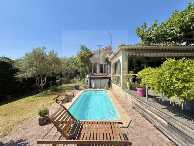 AIX EN PROVENCE / MAISON CENTRE VILLE DE PLAIN PIED AVEC STUDIO INDÉPENDANT