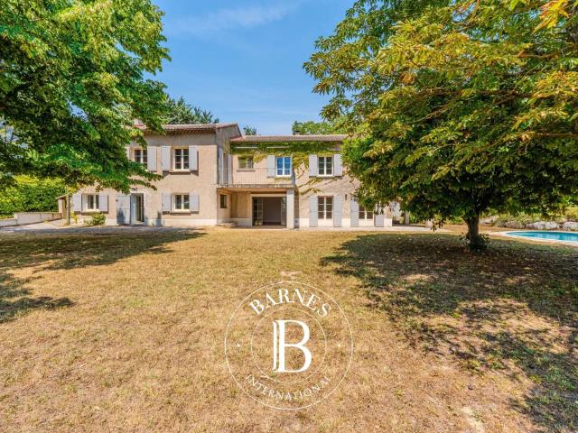 Aix En Provence Maison Familiale 260 M² 5 Chambres Plus. 260m² Aix en Provence