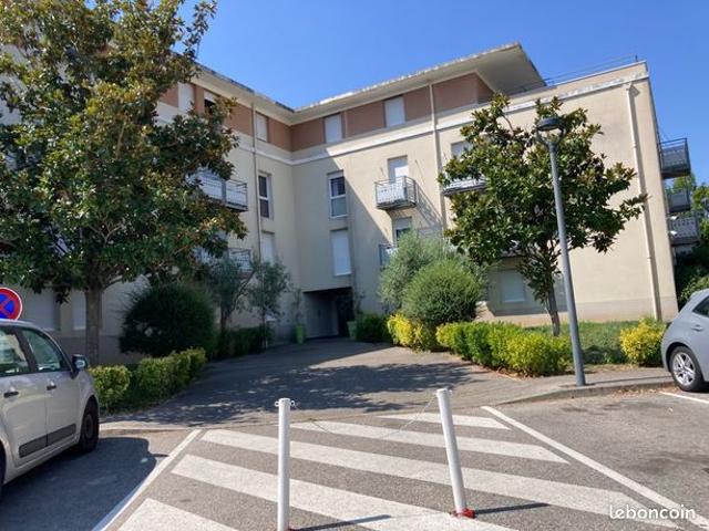 Aix en Provence – Studio meublé avec parking dans résidence arborée