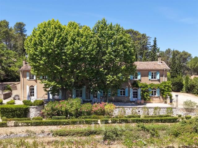 Aix en Provence Propriété de caractère 335m² Aix en Provence