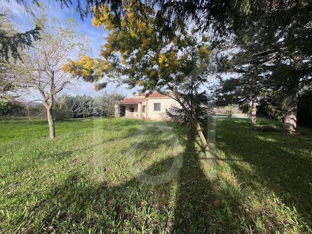 AIX EN PROVENCE QUARTIER ST DONAT Propriété avec vue Sainte Victoire sur 4 738 m2 de terrain