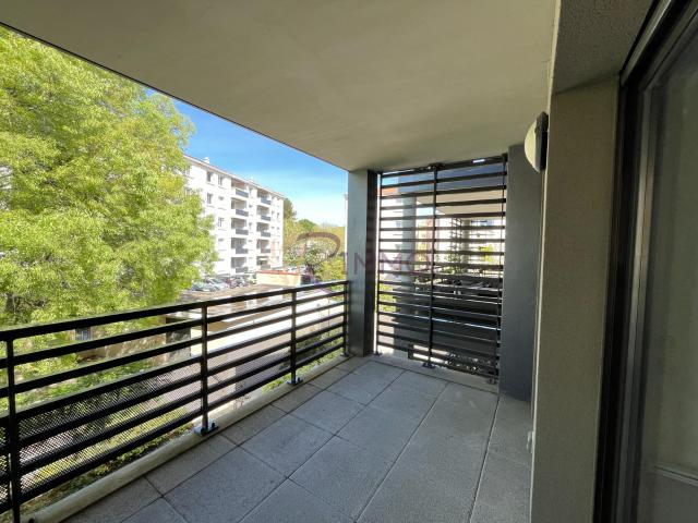 Aix en Provence Quartier Sud T2 de 43.17m2 avec terrasse et garage situé au sous sol de la résidence