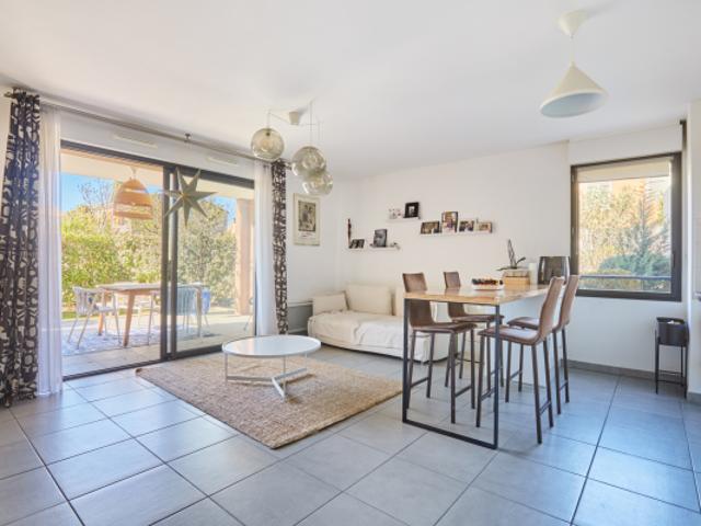 Aix en Provence T3 rez de jardin 67 m2 · Terrasse + jardin