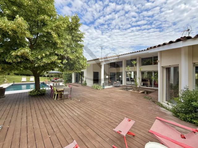 AIX EN PROVENCE / VILLA D’ARCHITECTE ATYPIQUE