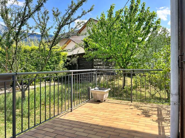 Aix les Bains appartement T4 de 85 m2 au 1er étage d'une maison, terrain de 200 m2
