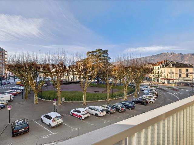 Aix les Bains T3 Centre Ville Balcon Parking