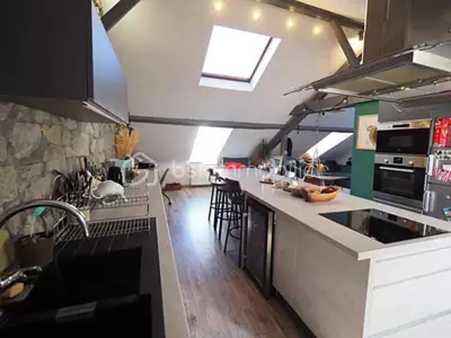 Aix les Bains 73100 Achat / Vente appartement 3 pièces t3 au dernier étage cave