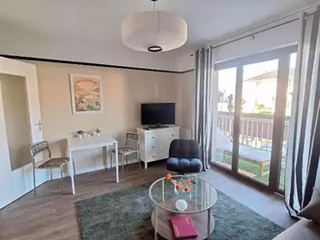 Aix les Bains 73100 Location appartement 1 pièce t1 au dernier étage