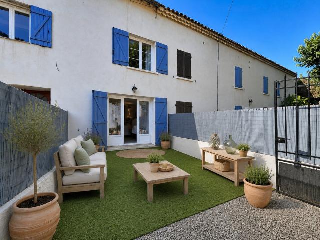 AIX SAINT MITRE T2 32,38 m2 avec extérieur privatif 23,50 m2 plein sud, entrée indépendante, mezzanine, ca
