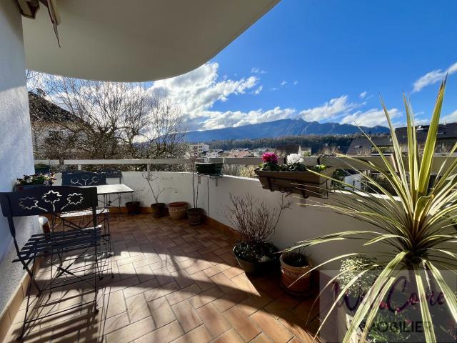 Aix proche centre appartement T3 vues dégagées + parking col. 62m² Aix les Bains