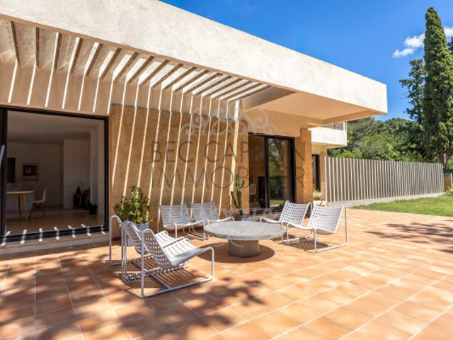 Aix Repentance Maison contemporaine 233 m2, domaine sécuri