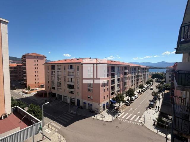 AJACCIO GRAND T2 AVEC TERRASSE