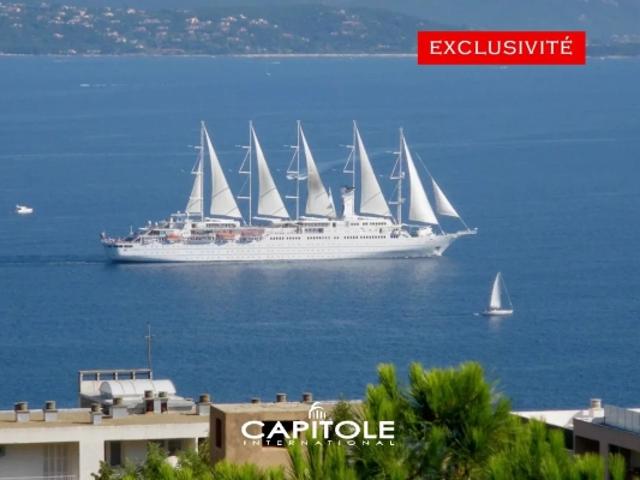 Ajaccio – Quartier du Salario – Appartement 5 pièces de 143 m² ouvrant sur une terrasse de 39 m², jardin 130m², avec vue mer panoramique exceptionnelle – Tennis, cave, et double