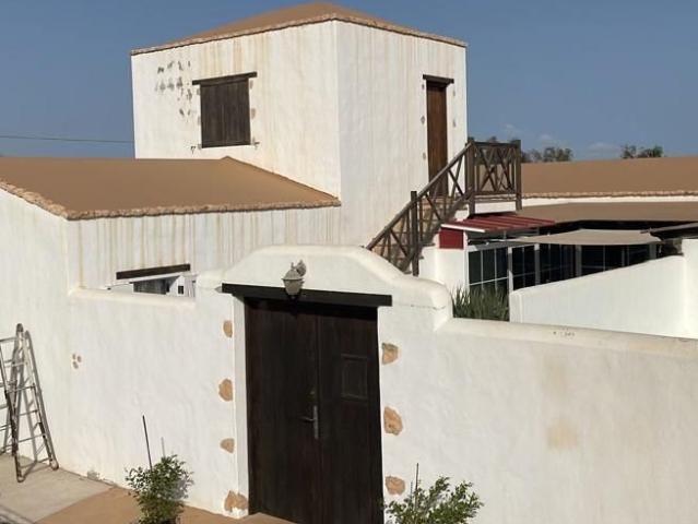 Ajana Home tiene el placer de presentar esta exclusiva villa. 181m² Tuineje