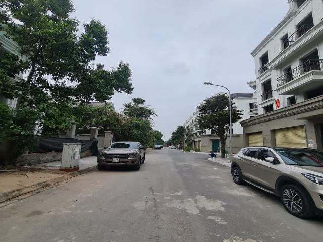 Đáo hạn vốn kinh doanh nên BÁN GẤP căn biệt thự đơn lập tại Đa Tốn, Gia Lâm. 202m2
