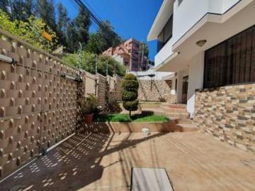 AO SECTOR JARDINES DEL BATAN, RENTA CASA 3 D. 265 m2