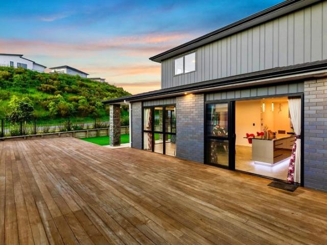 aotea, 5 bedrooms