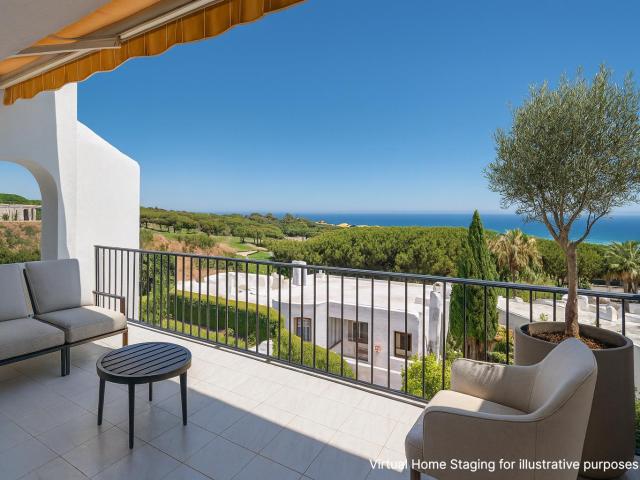Al entrar en la casa por la entrada principal, te recibe un. 123m² Marbella