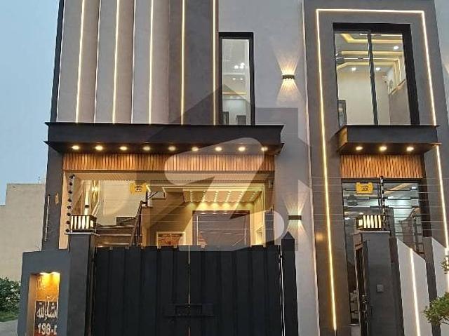 Al Haram Garden 5.5 Marla Corner House For Sale Top Off The Line House Solid Construction All Facilities Available Here