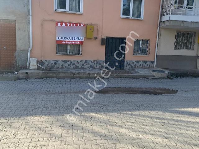 Çalışkan Emlak'tan Satılık Gümüşhacıköy'de 2 Katlı Müstakil Ev