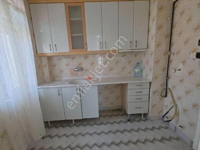 Çalıkavak Cd Saimekadın Mh 3+1 Merkezi Konum Üst Kat Kiralık Daire Yıldız Emlak'tan